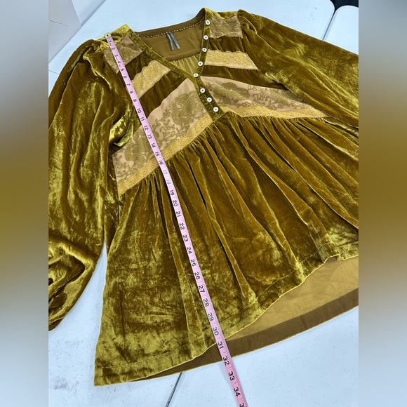 By Anthropologie Long Sleeve Velvet Lace Babydoll Top Gold Boho Romantic Large - Picture 8 of 12